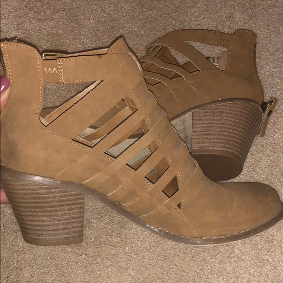 GUESS BOOTIES - Picture 3 of 4